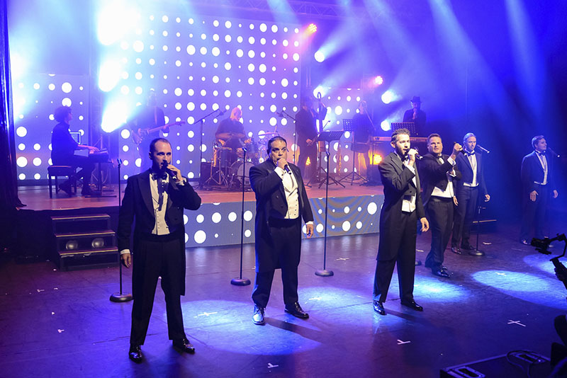 SixTenors